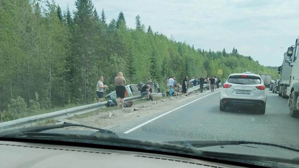 В Пермском крае 12 июня перевернулся автобус с пассажирами 