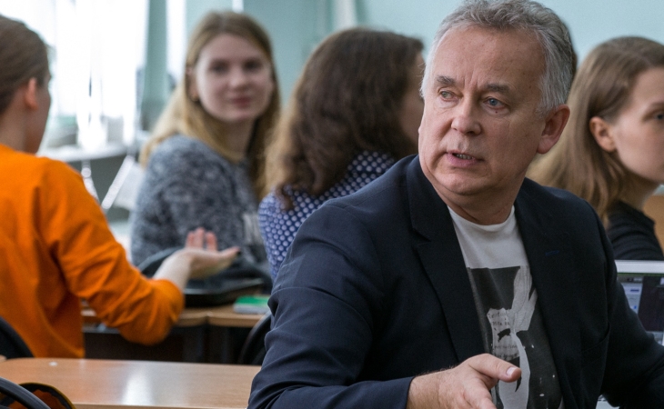 Олег Ощепков продал долю в кафе Happy