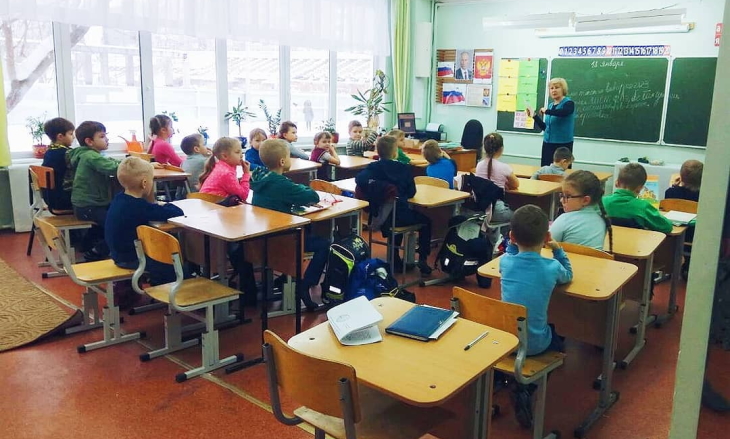 Пермские школы укомплектуют антисептиками, термометрами и бактерицидными облучателями