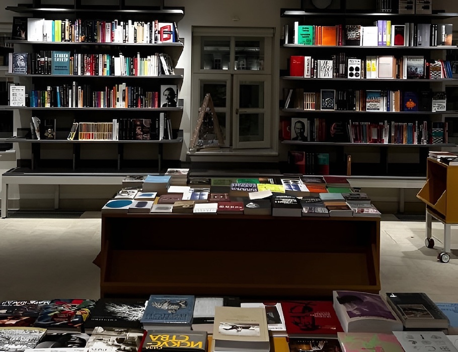 Филиал пермского книжного магазина «Пиотровский» открылся в Москве