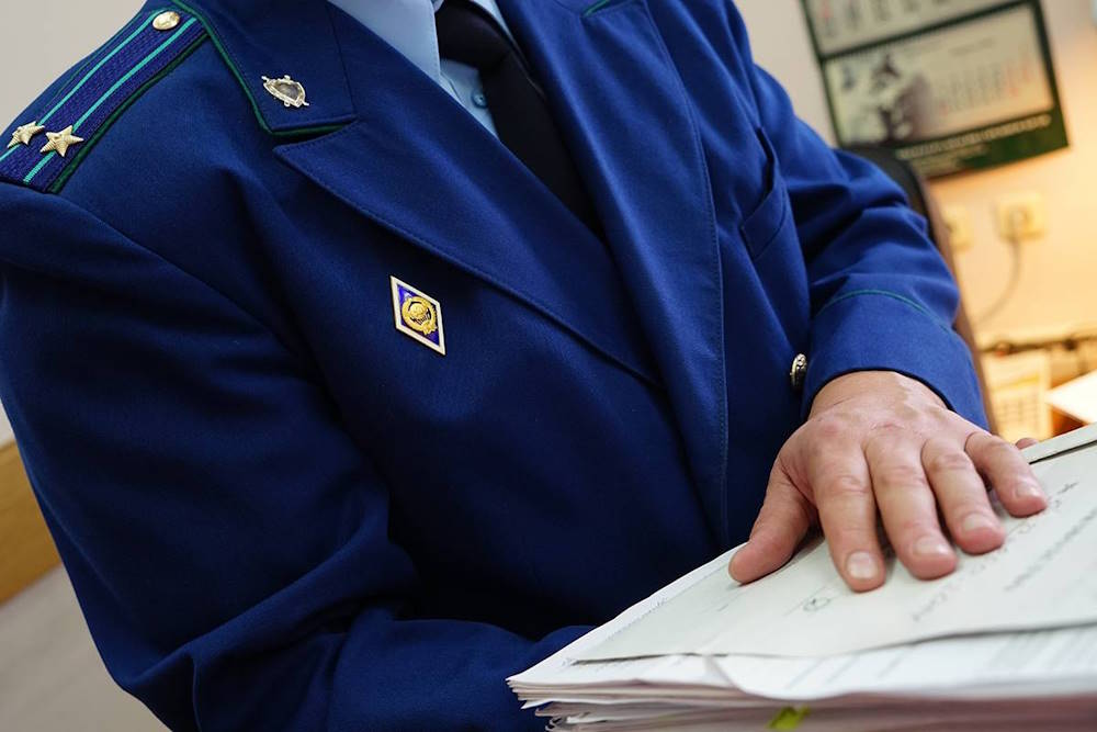 Суд взыскал 7,9 миллионов рублей с пермской чиновницы, купившей «Мерседес»