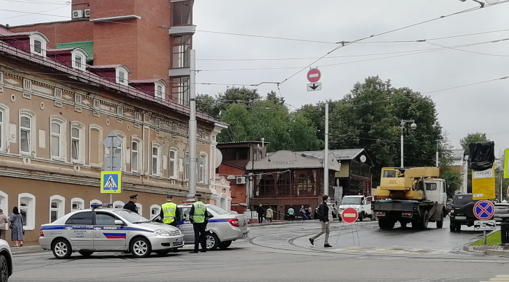 Из-за съемок фильма полиция перекрыла часть улицы Горького