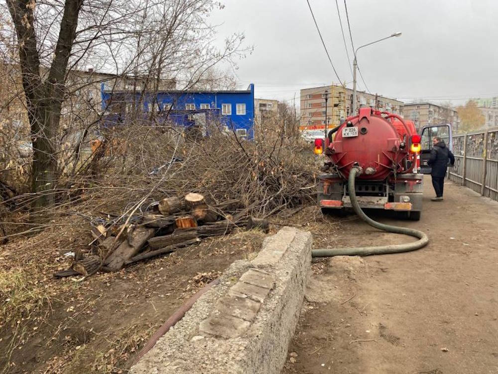 Речку Данилиха в Перми начали чистить от нефтепродуктов