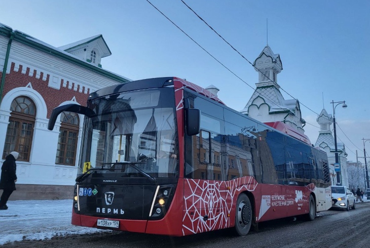 В Перми на маршрут № 33 вышел низкопольный китайский автобус YUTONG - KP.RU