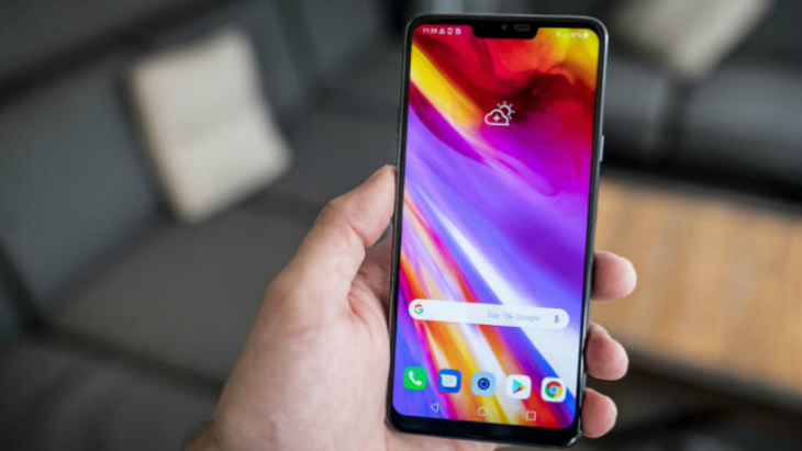 Из-за холодной погоды большинство жителей Прикамья проводили выходные дома. 