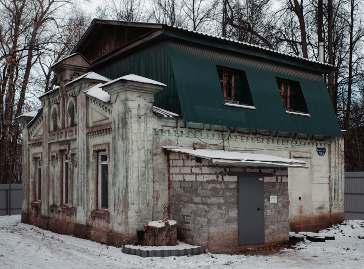 Остатки зданий трудовой колонии на Липовой горе.