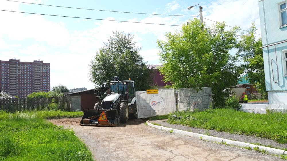 В пермском микрорайоне Домостроительный меняют водопровод