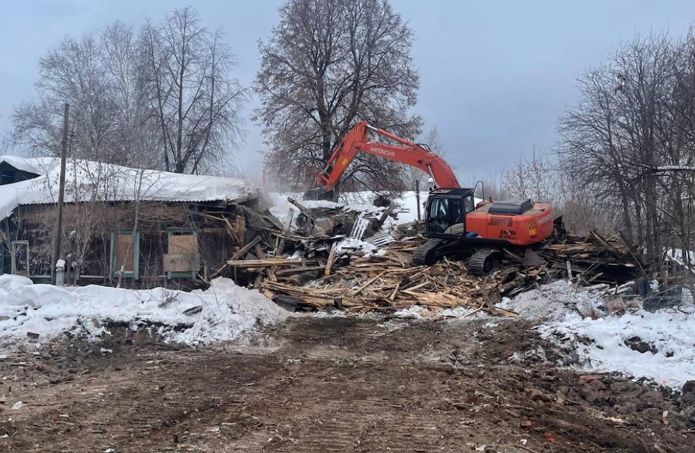 В Перми начался снос 2 аварийных домов 1959-60 годов постройки