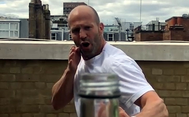 Как Джейсон Стэтхэм: пермский спортсмен открыл бутылку ударом ноги ...