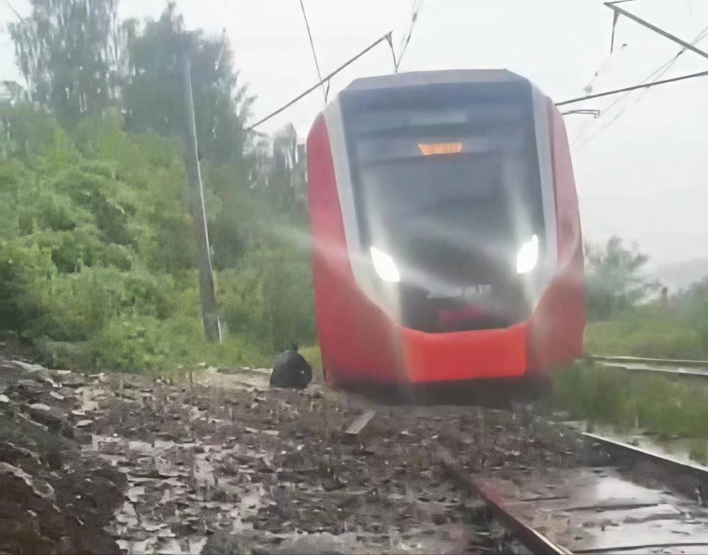 В Пермском крае оползень повредил железнодорожное полотно
