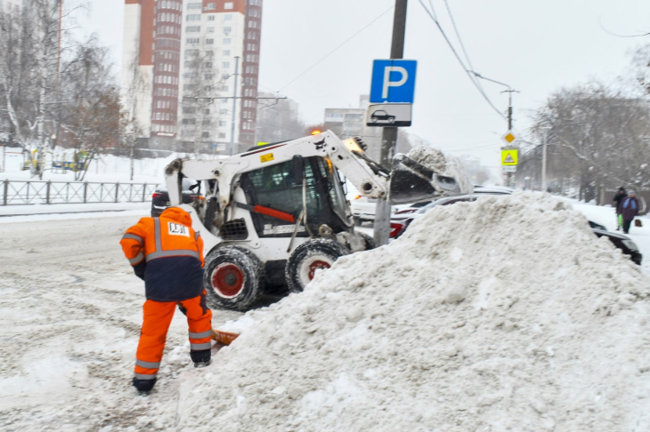В Перми автобусы не смогли проехать в три микрорайона из-за снегопада