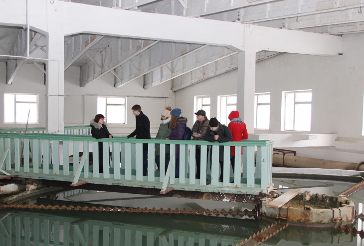В эти дни на водоочистных сооружениях «НОВОГОР-Прикамья» проводятся также экскурсии для школьников. 