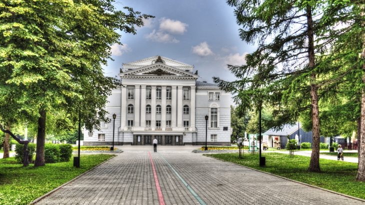 Театральный сквер
