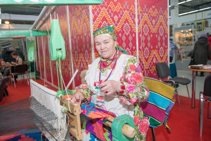 В выставке принимают участие более 200 мастеров из 80 российских городов