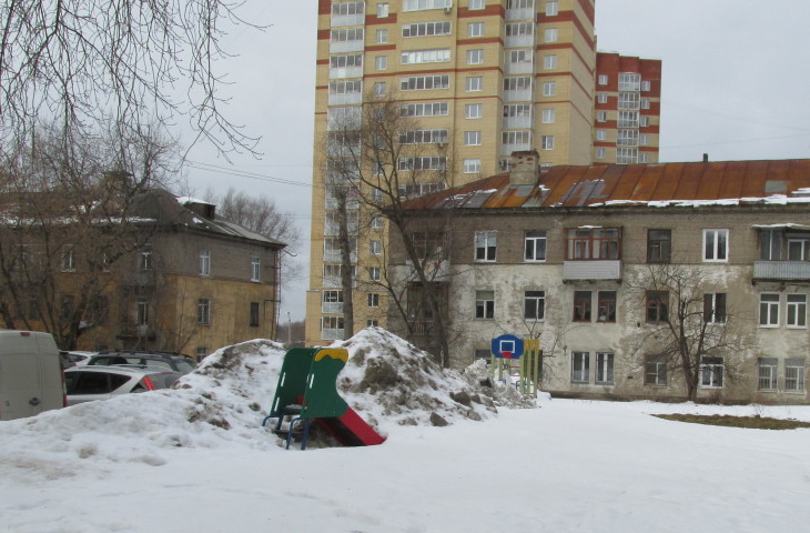  За что родители критикуют новые детские площадки