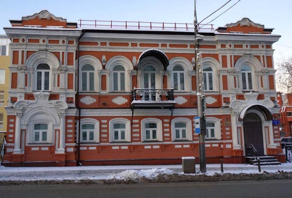 В Перми планируется изменить цвет фасада исторического здания перед Дягилевской гимназией 