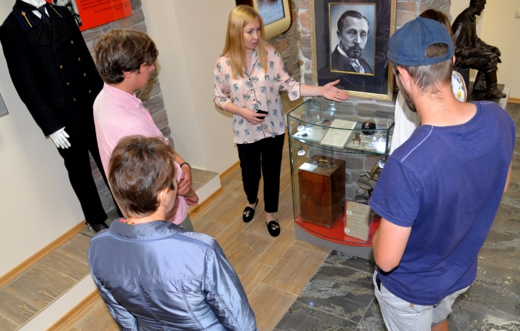 Музей пермской нефти посетили студенты из Оксфорда
